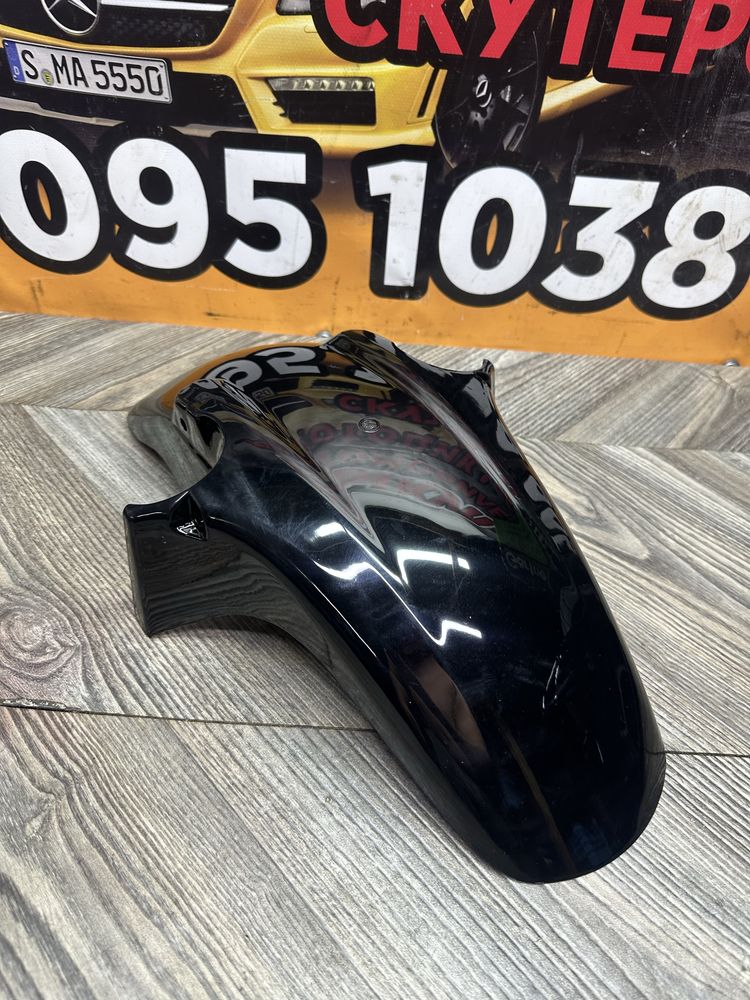 Крыло переднее Yamaha Fz6 R1  honda hornet 600