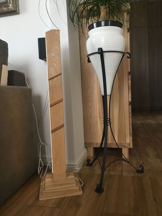 Lampa stojąca drewniana