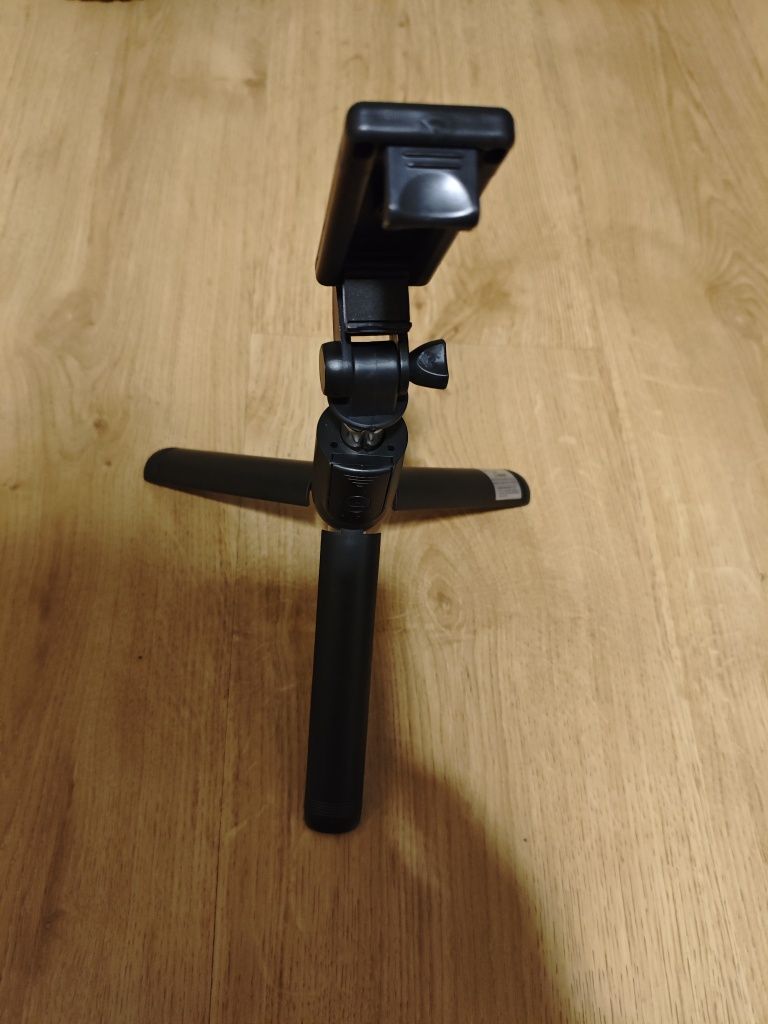 Selfie stick com comando