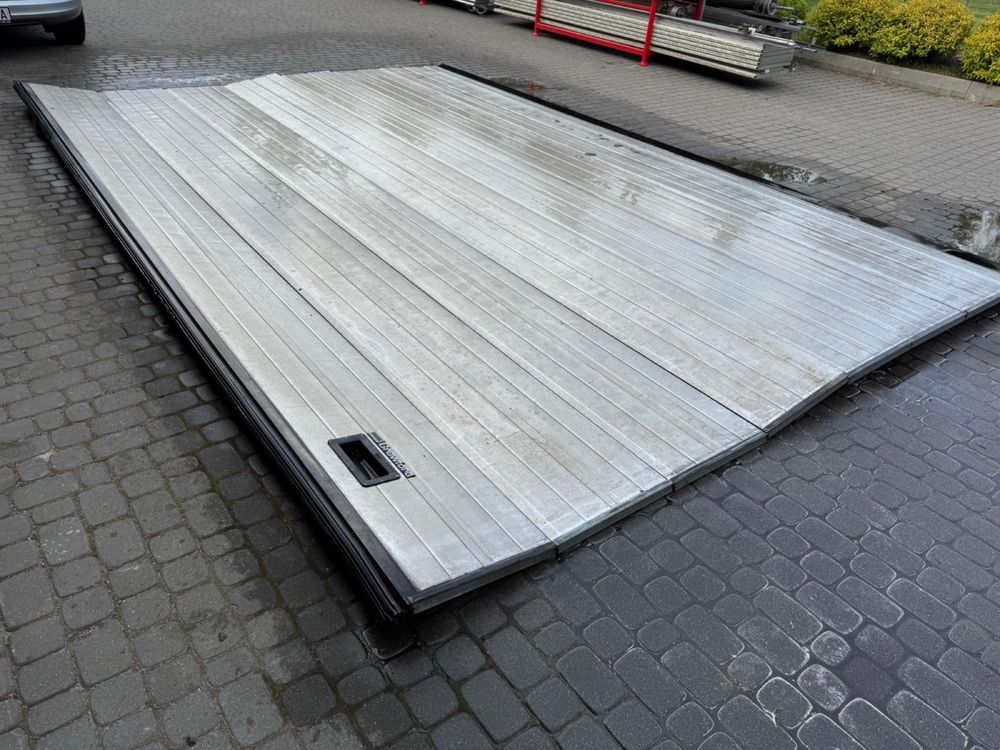 Brama 5.74x3.70 segmentowa Crawford aluminiowa panelowa
