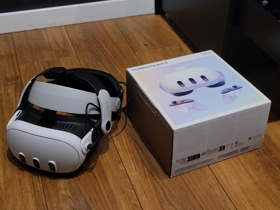 Meta Quest 3 + akcesoria (BOBOVR pasek, powerbank, osłonki, nakładki)