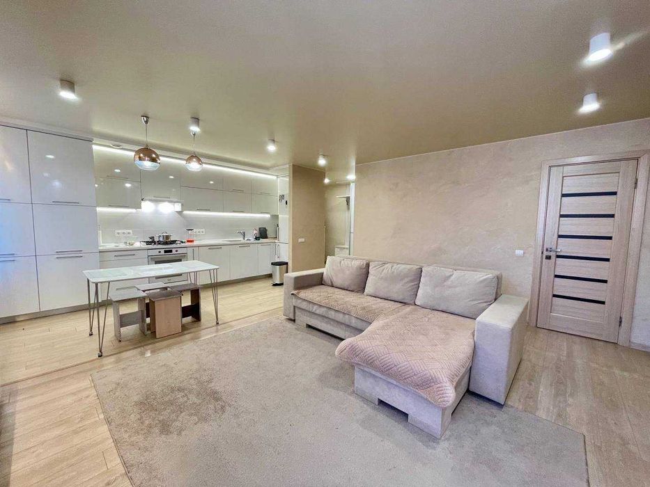 Продаж чудової дворівневої квартири! Виставка