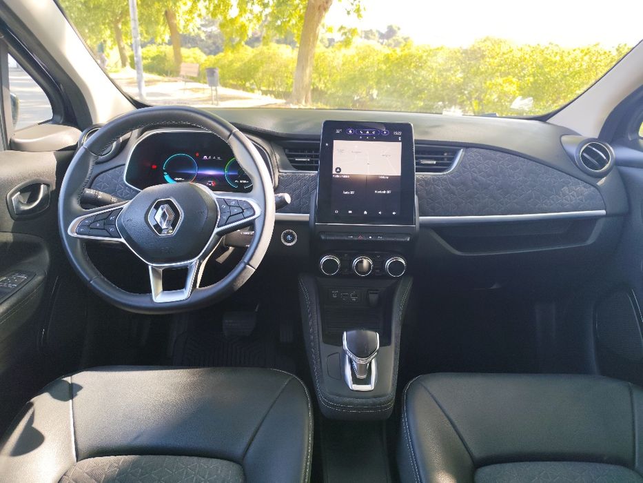 Renault ZOE R135 52Kwh Iconic 05/2023

18mil km