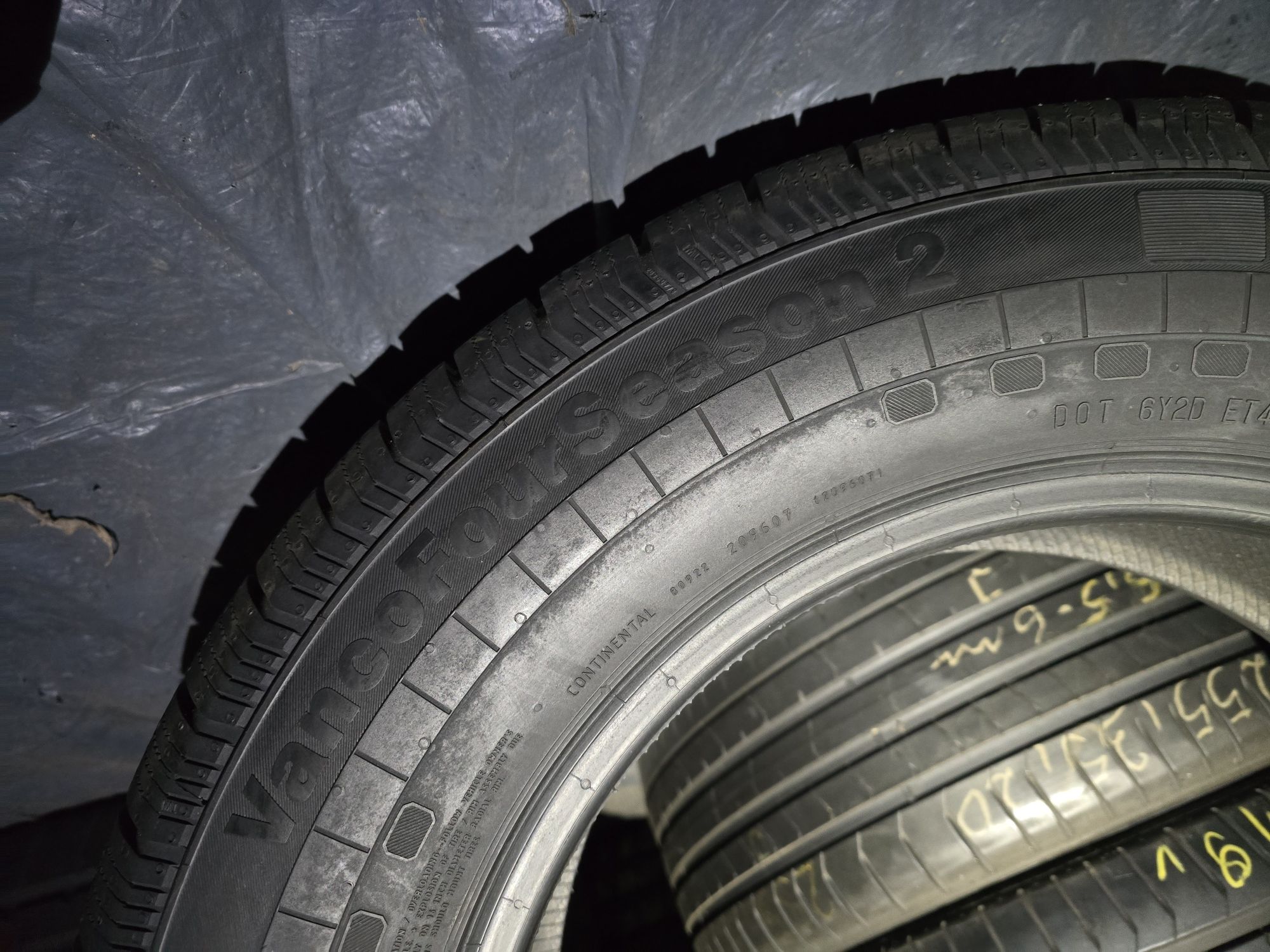 225/65/16 C Continetal wielosezonowe super para 8mm 21r.