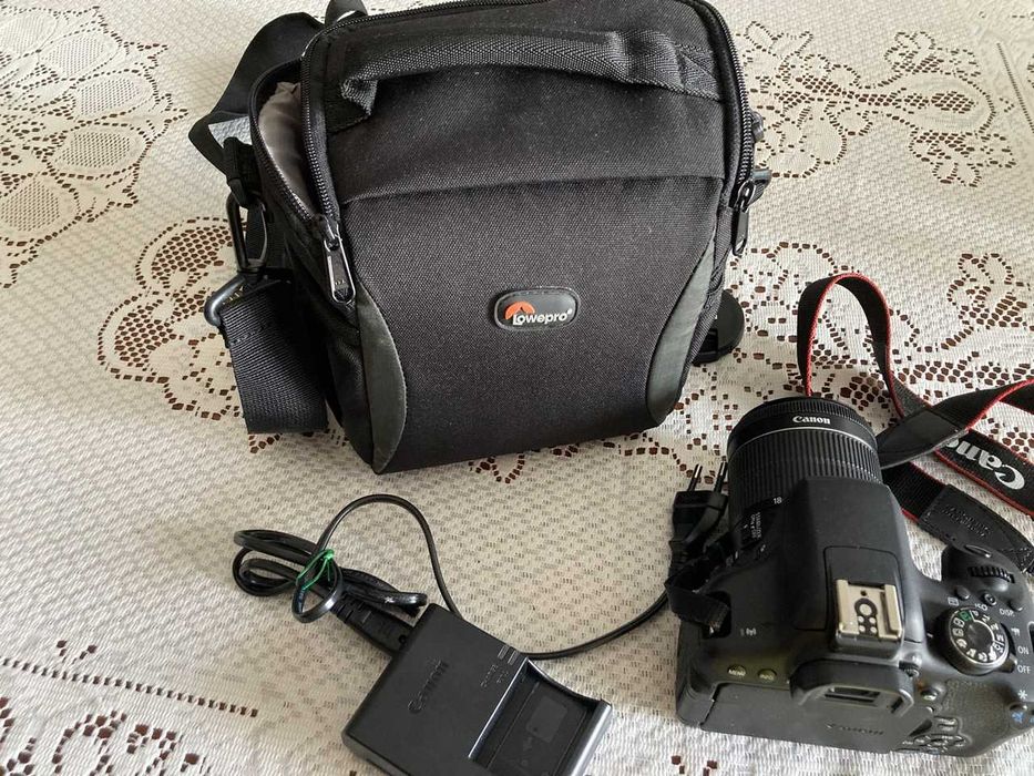 Vendo Canon EOS 750D com objectiva EF-S 18-55 IS STM Kit