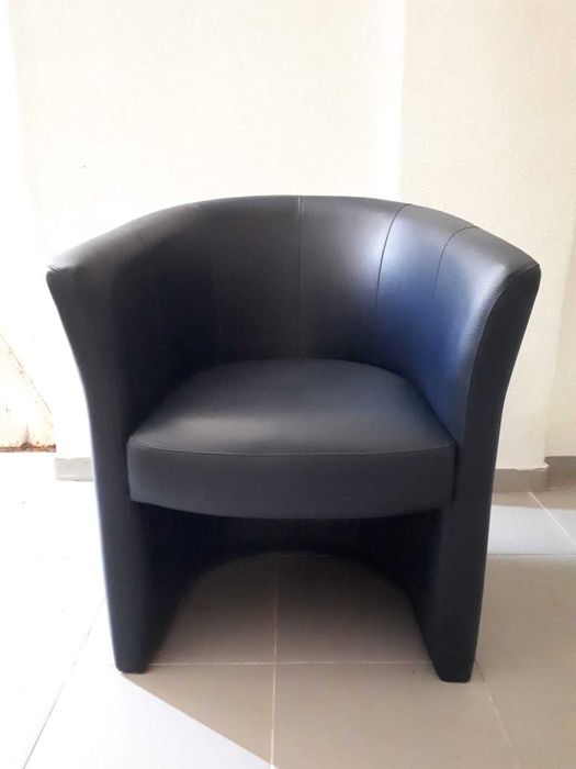 Cadeirão Pele. Novo