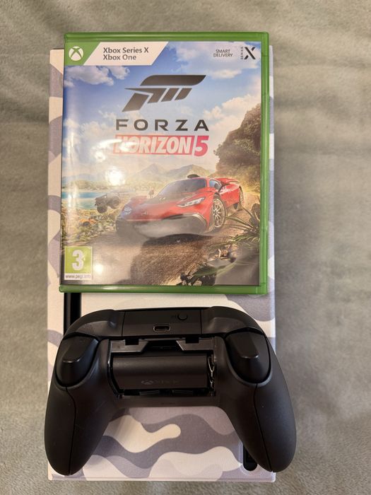 Продам Xbox Series X с диском Forza Horizon 5