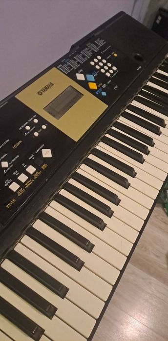 Keyboard Yamaha YPT 220