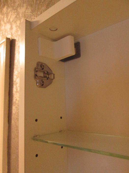 Дзеркало. Шафка у ванну кімнату.