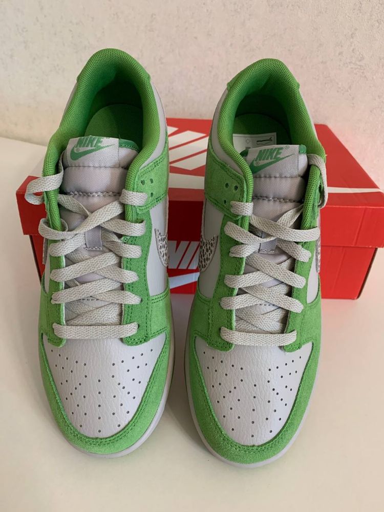 Nike Dunk Low "Safari Swoosh Chlorophyll"