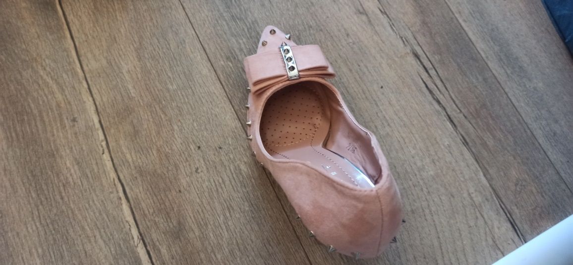 Nowe szpilki buty na obcasie 35 różowe z kolcami 22,5 cm