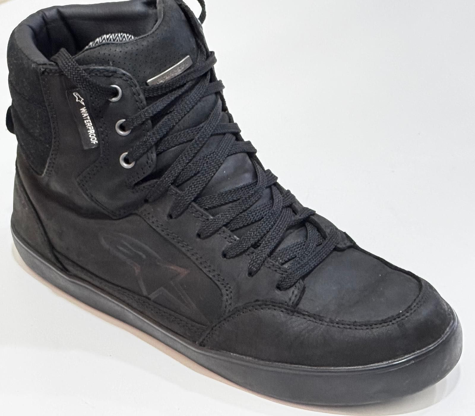 Botas Motociclo ALPINESTARS, modelo J6 Pretas, 43.  Impecáveis!!