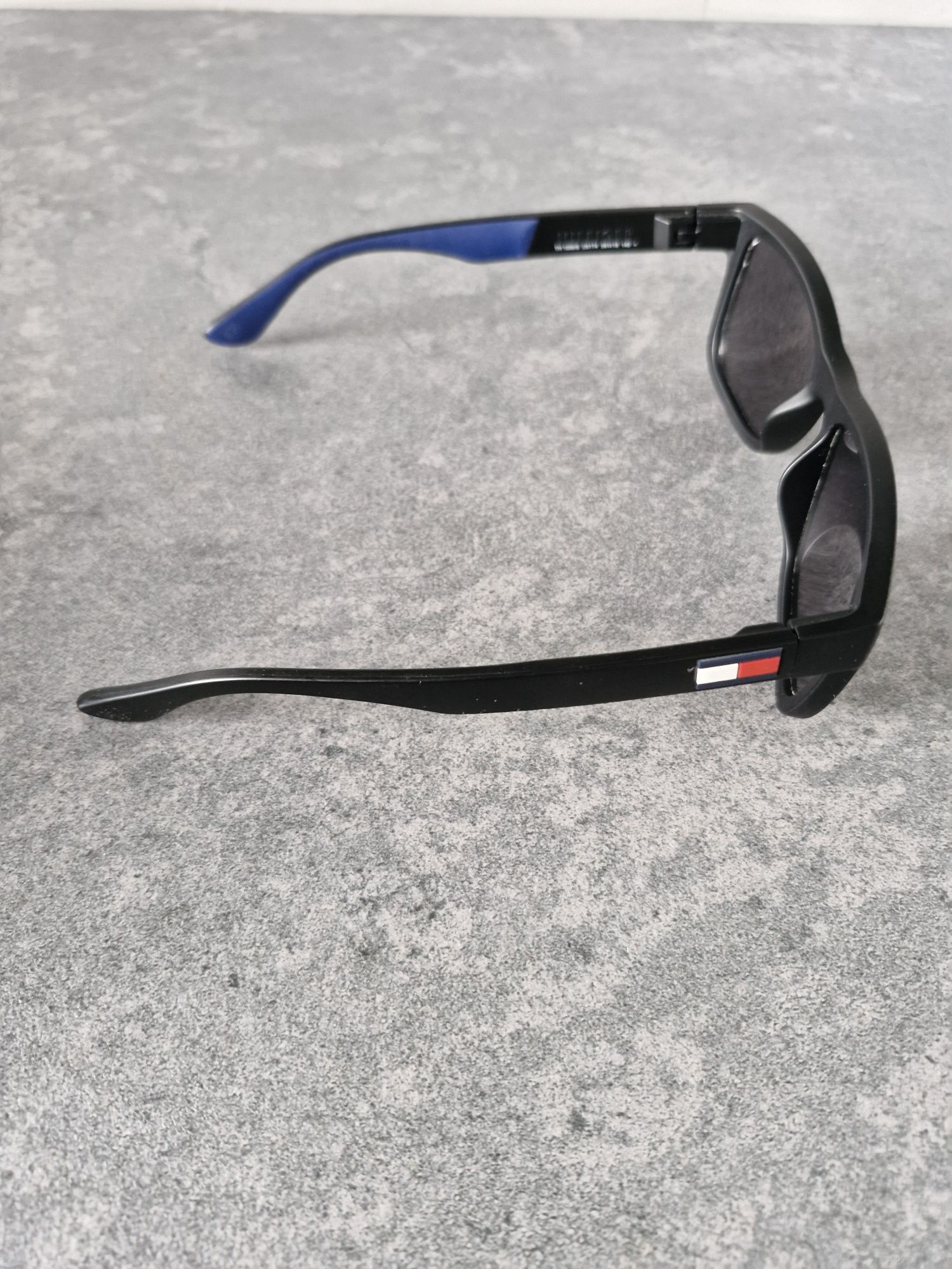 Okulary przeciwsłoneczne Tommy Hilfiger