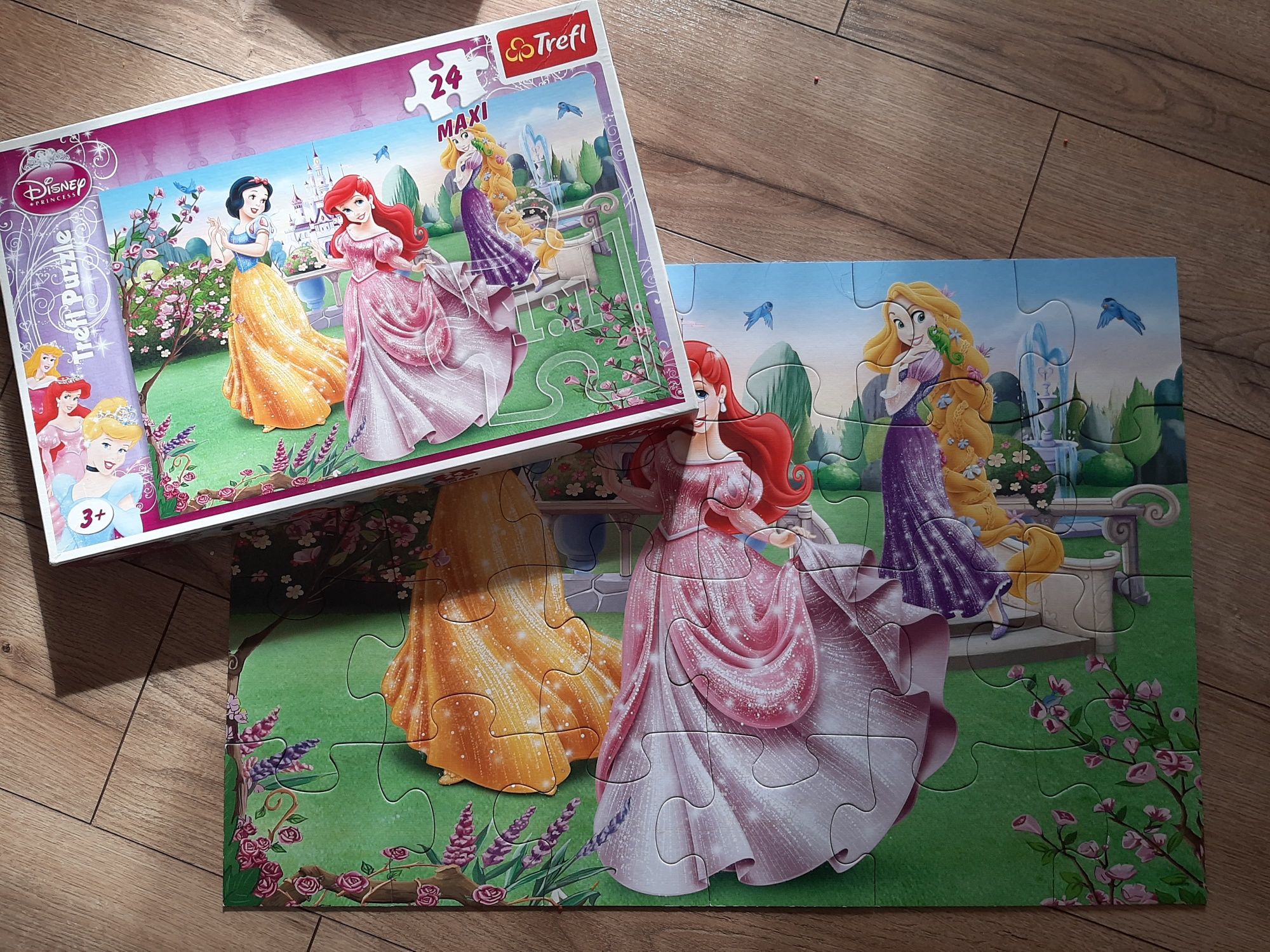 Duże puzzle MAXI Trefl dla dzieci 24 szt 3+ Ksiezniczki