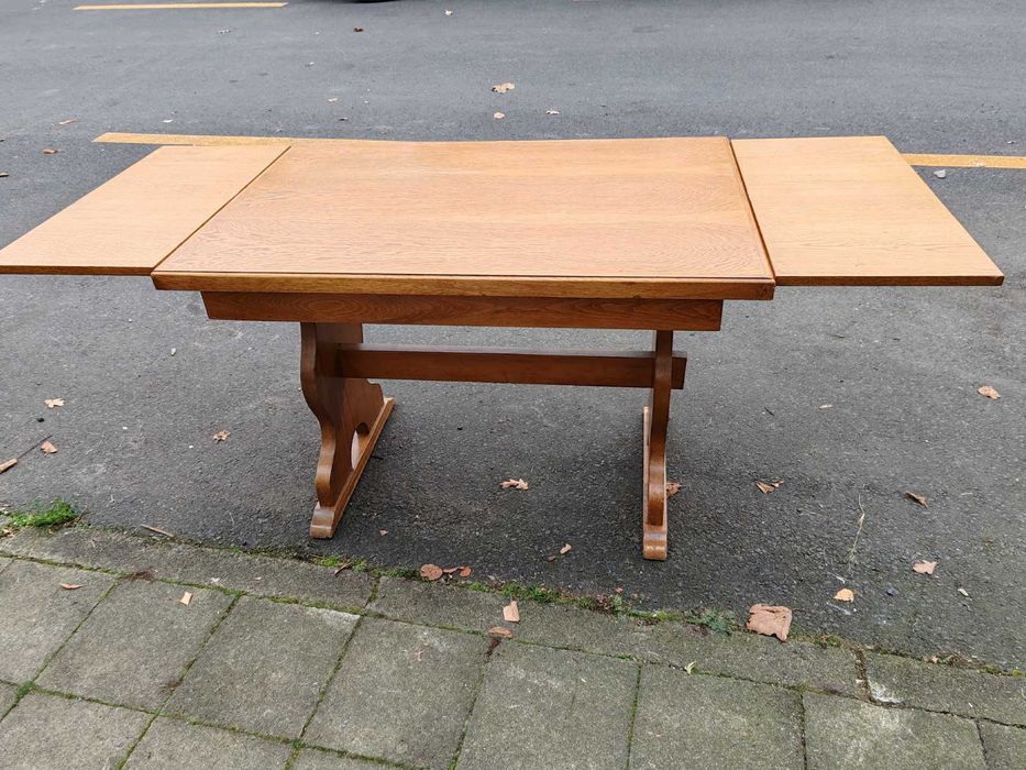 Кухонна м'яка частина з столом і стільцями з Німеччини