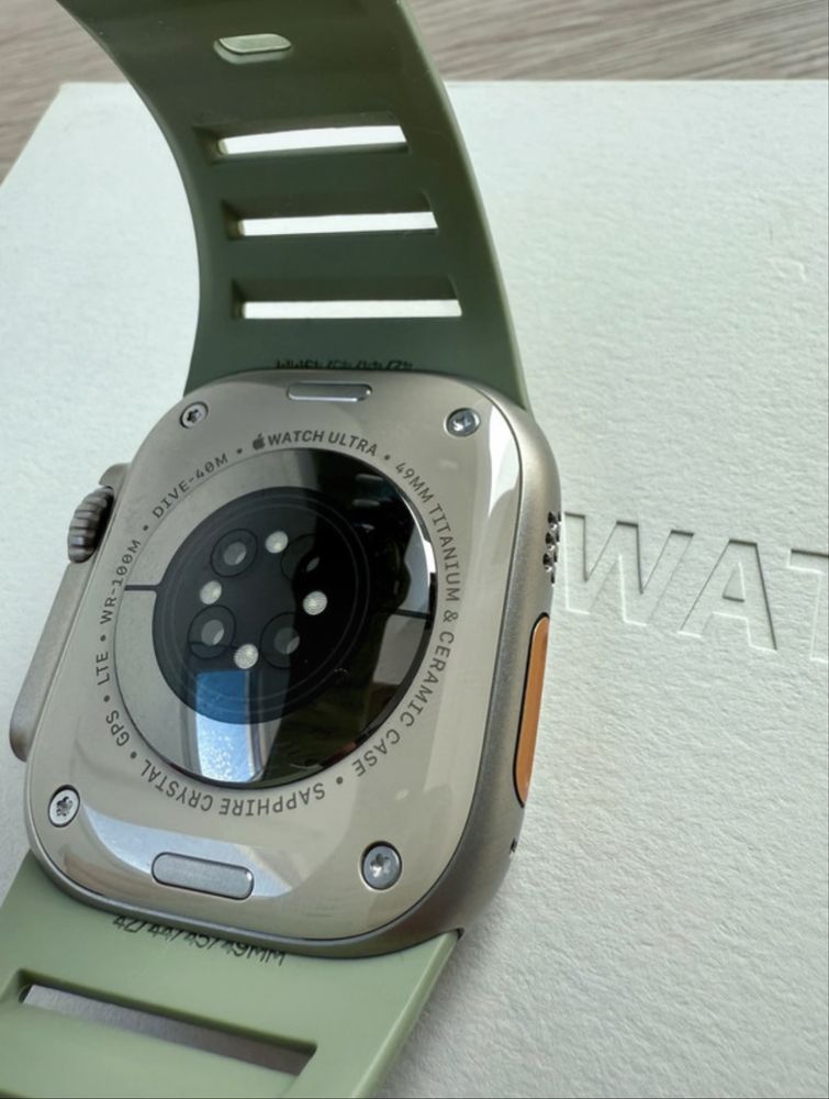 Apple watch ultra 49mm titanium GPS+celular