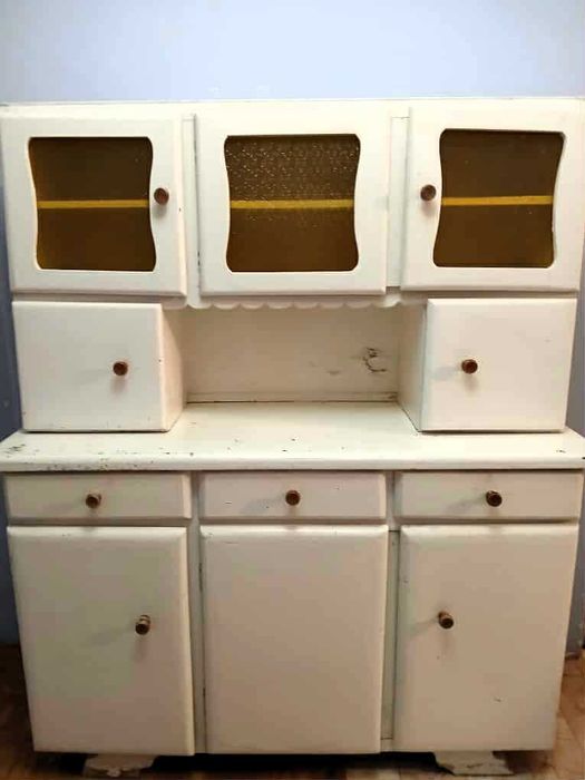 Kredens kuchenny vintage z lat 60/70 – retro mebel do renowacji