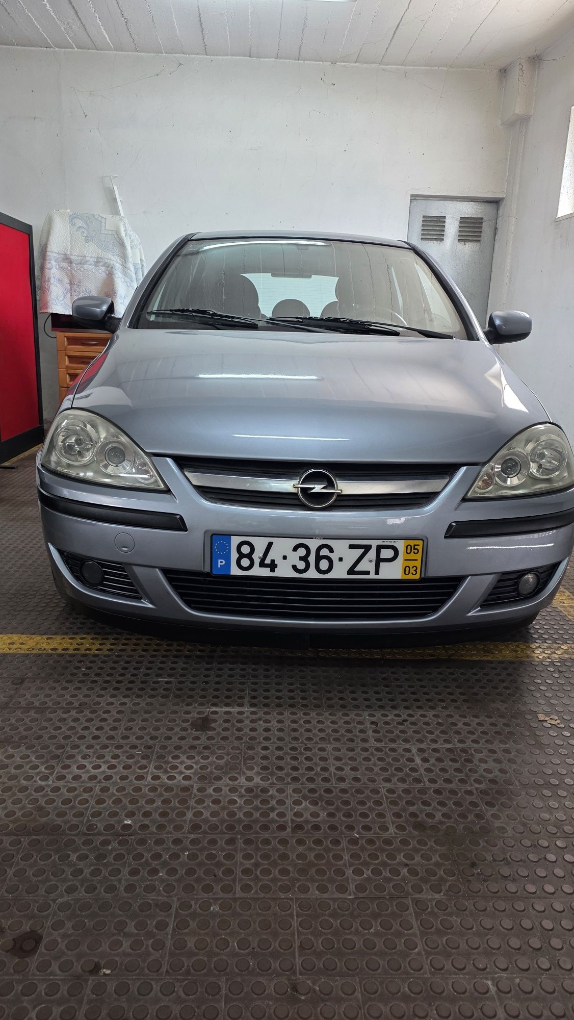 Opel corsa 1.2 16 v