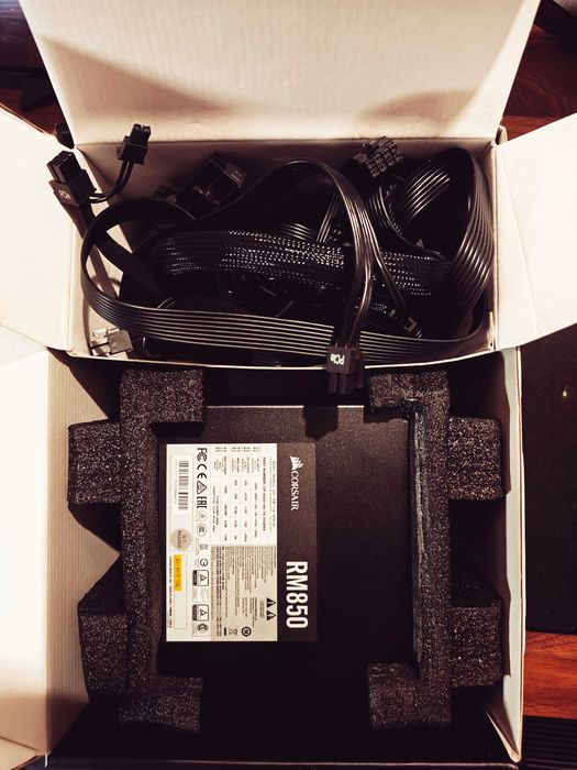 Fonte de Alimentação Corsair RM850