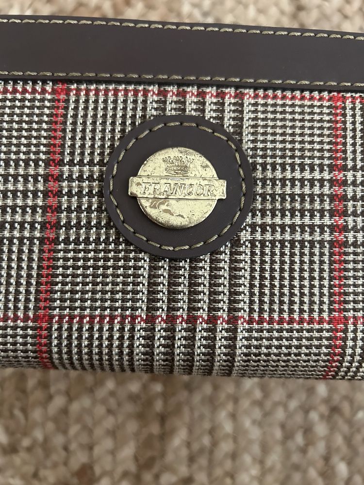 Necessaire com pega
