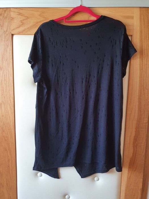 Koszulka z dziurami H&M Divided, M