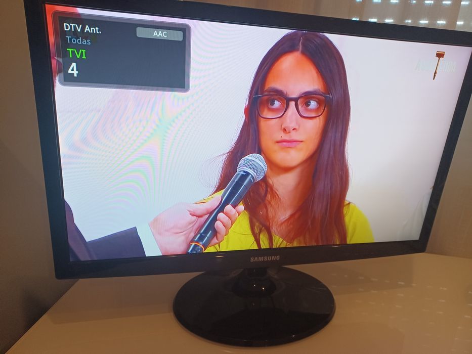 Tv Samsung 24 polegadas c comando universal que deve ser configurado