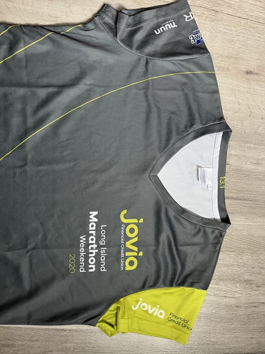 Спортивна футболка