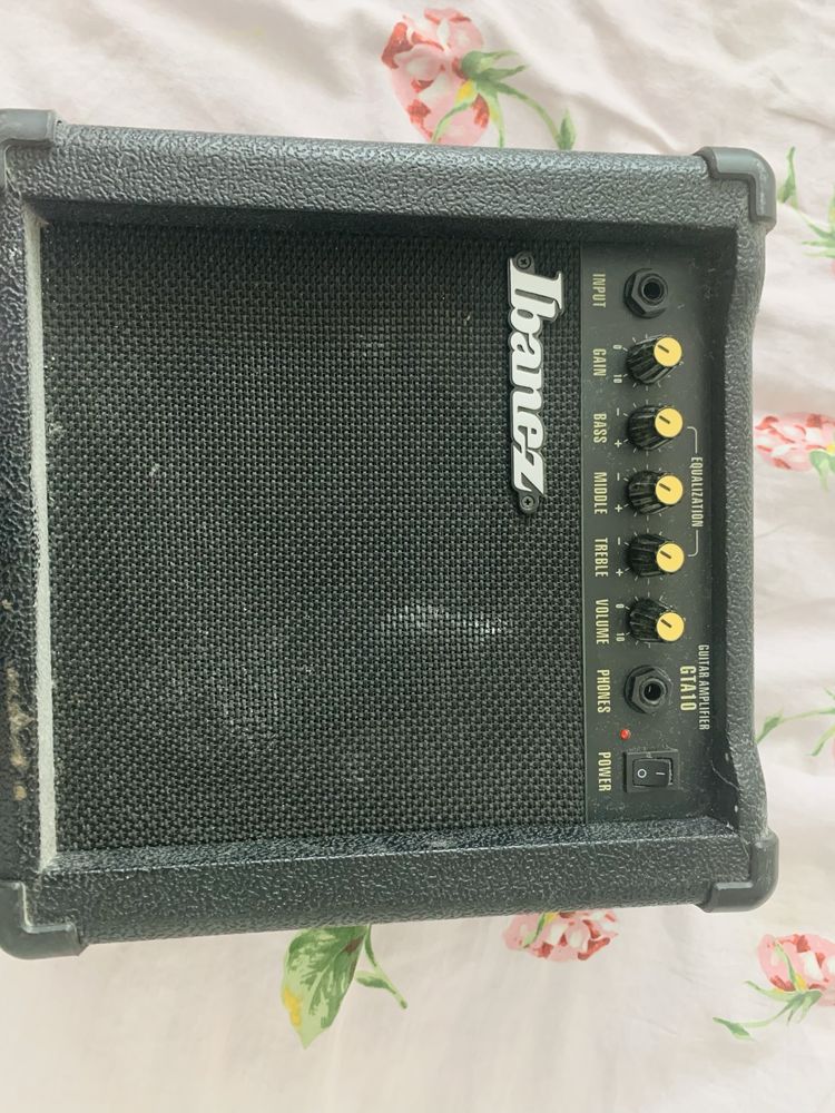 Гитара ibanez GRX 40 и усилитель ibanez GTA10.