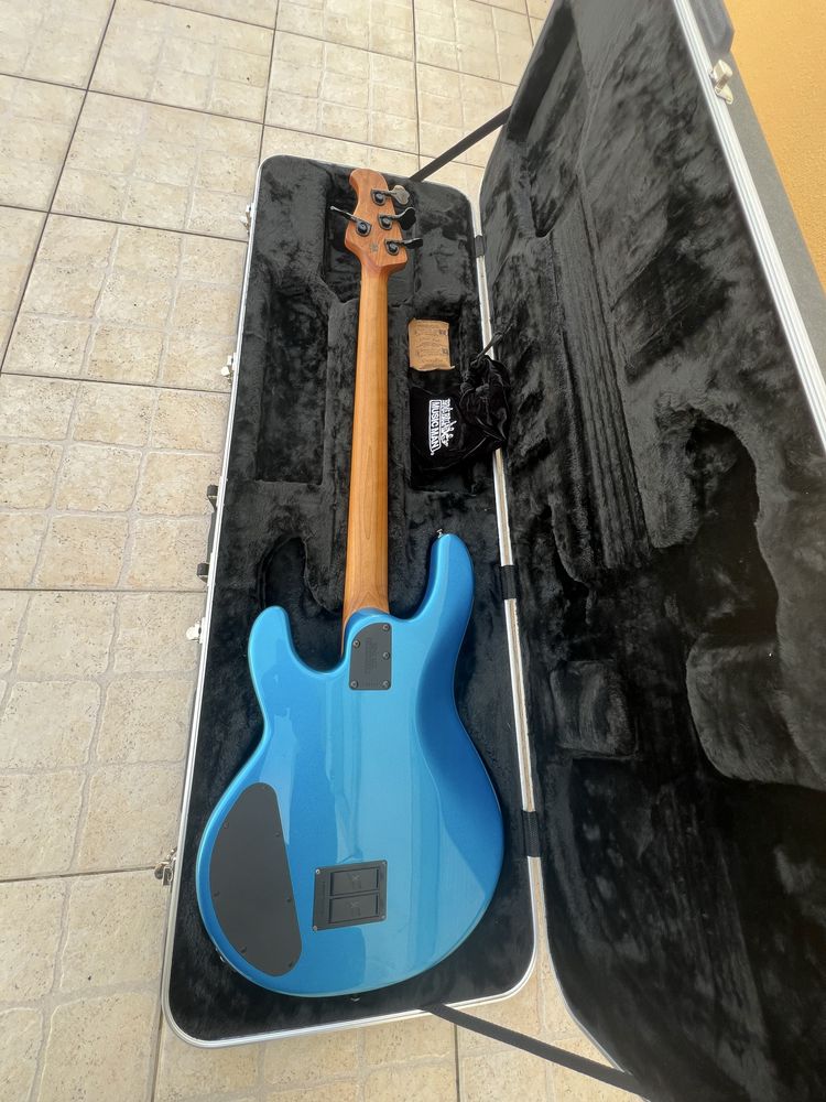 Guitarra baixo Ernie Ball Musicman 4 HH Special