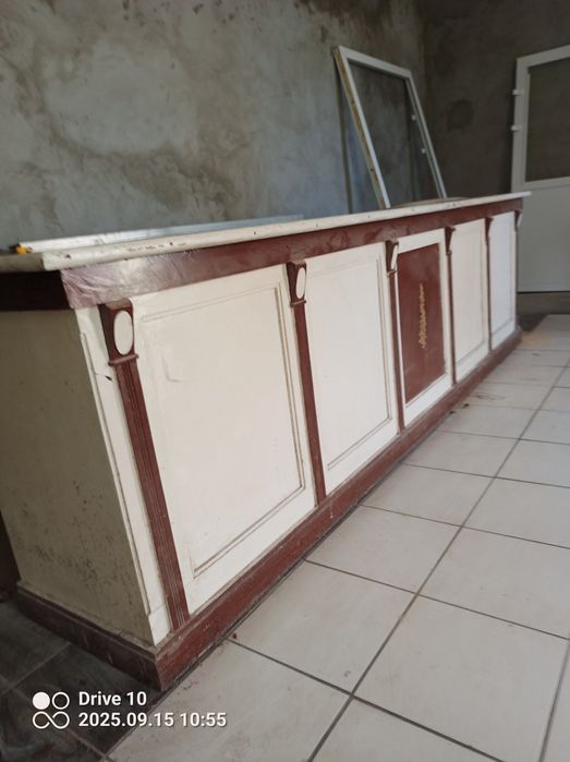 Lada sklepowa ponad stuletnia