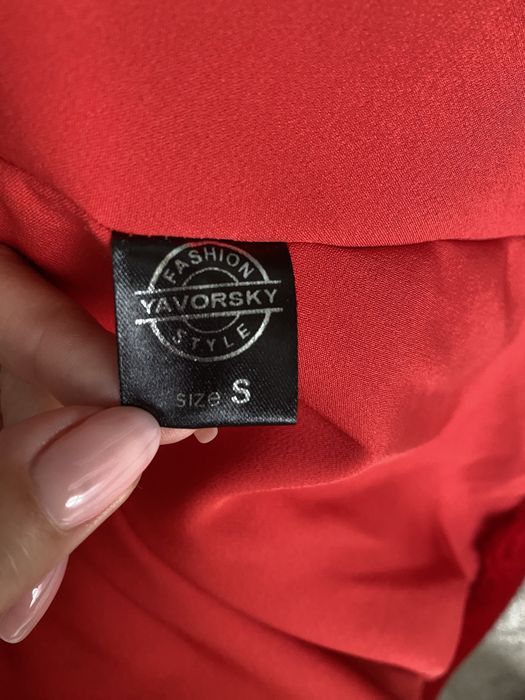 Шуба червона фірми Yavorsky