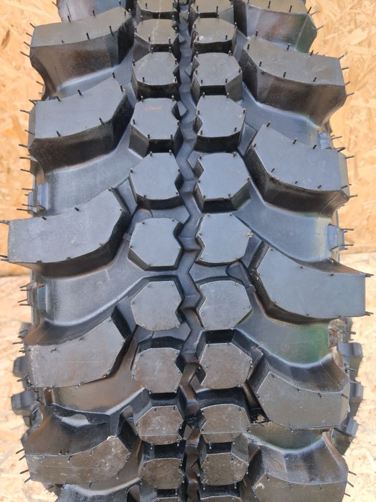 Opony terenowe 235 60 R17 Tracker Simex