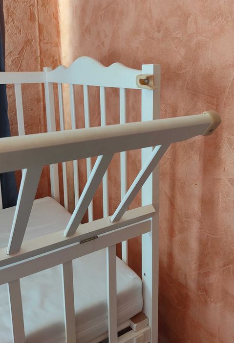 Дитяче ліжко з матрацом