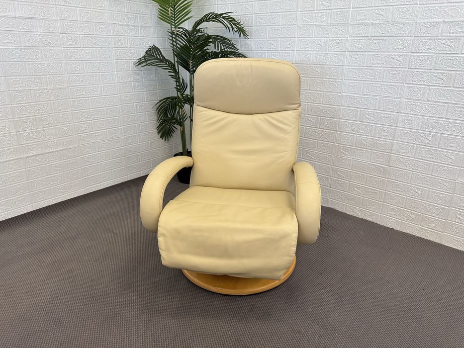 Шкіряне крісло реклайнер