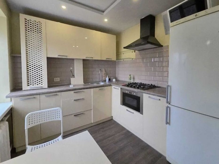 Продаж 1-кімнатної квартири з РЕМОНТОМ — Солом’янський район