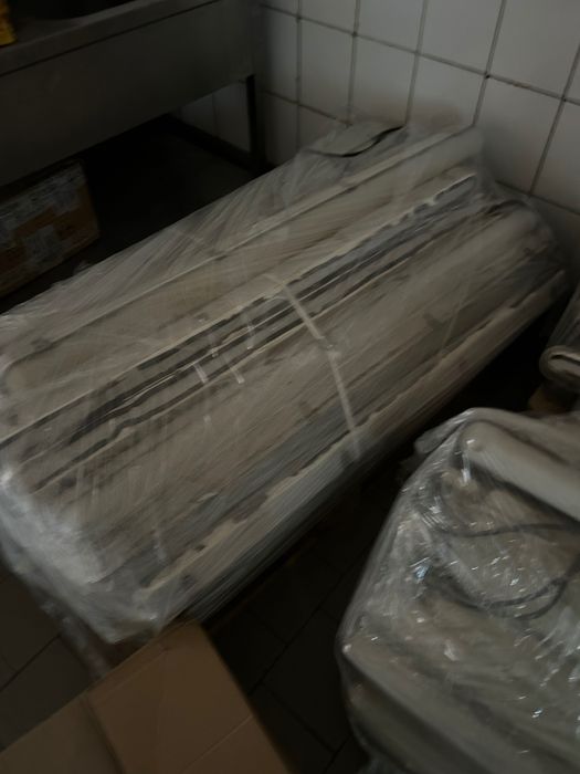 Lampa przemysłowa LED z osłoną – używana, sprawna
