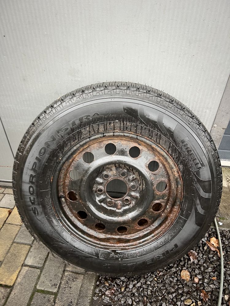 Felga z oponą Ford f150 6x137