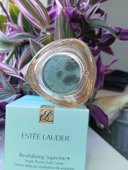 Estee lauder supreme