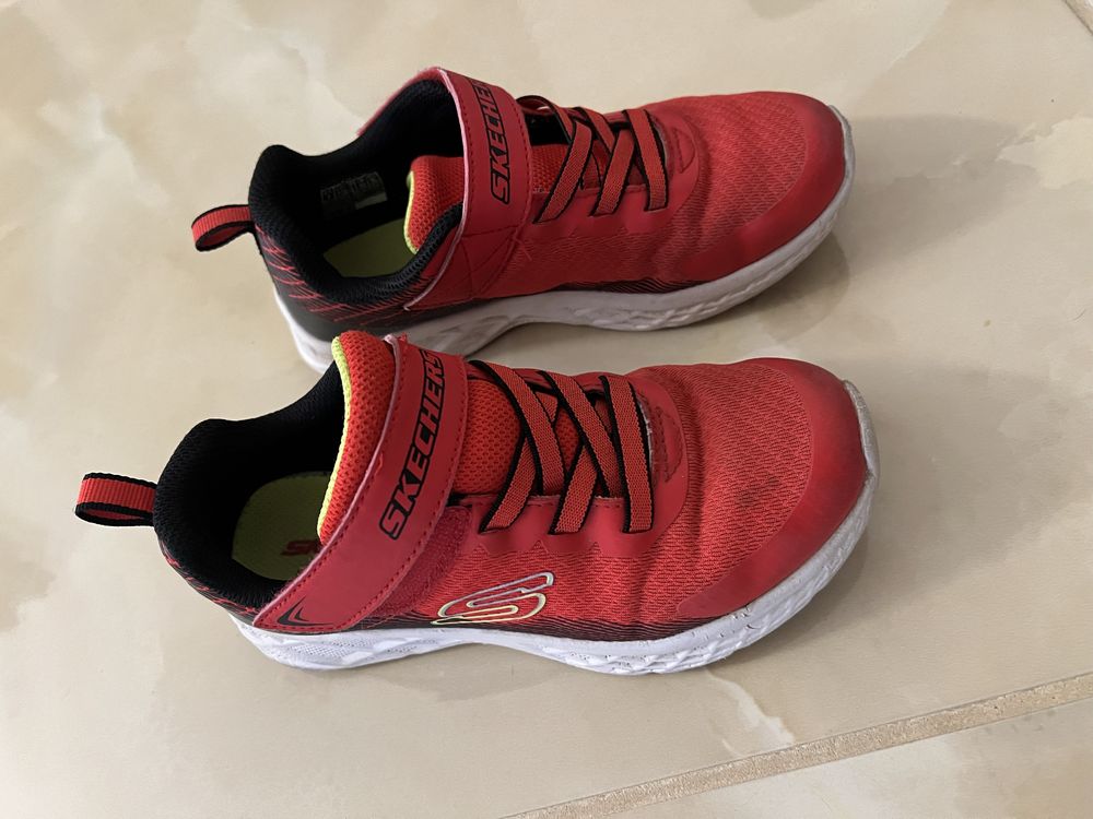 32 skechers czerwone buty sneakersy