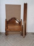 Cama  solteiro em madeira