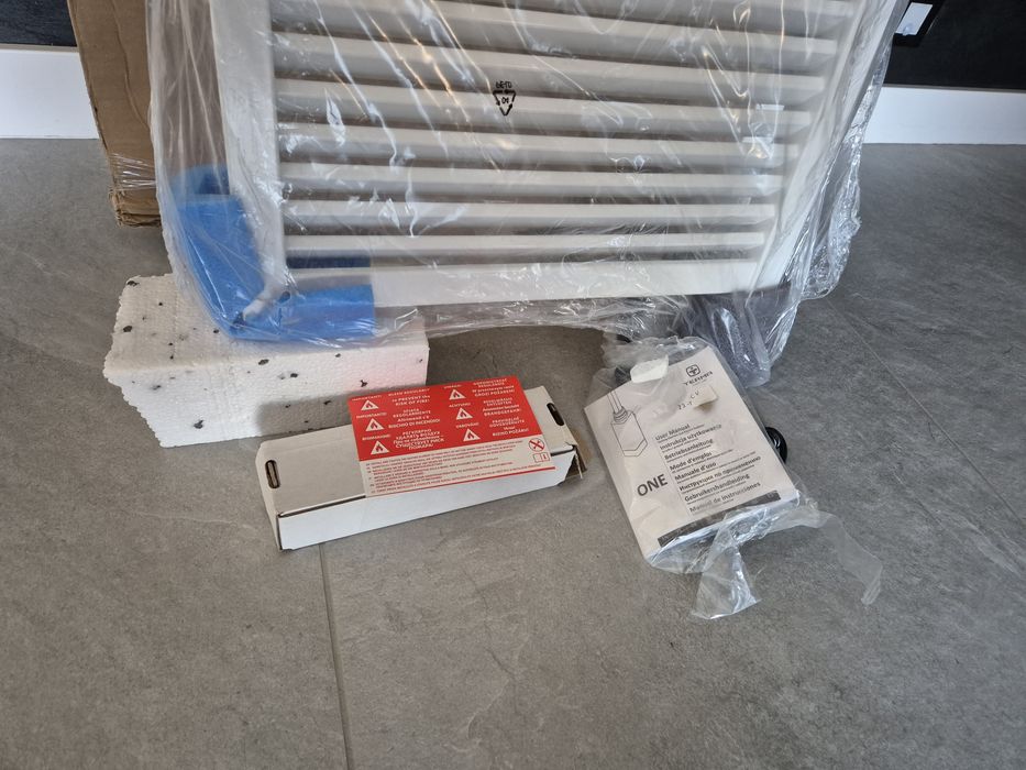 Grzejnik dekoracyjny 181x52 Case Slim Mirror