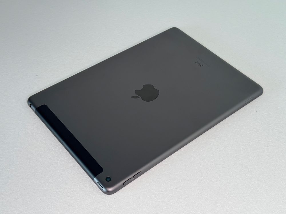 iPad 9. gen. (A2603) - 64GB - Cellular (LTE) - faktura VAT 23%