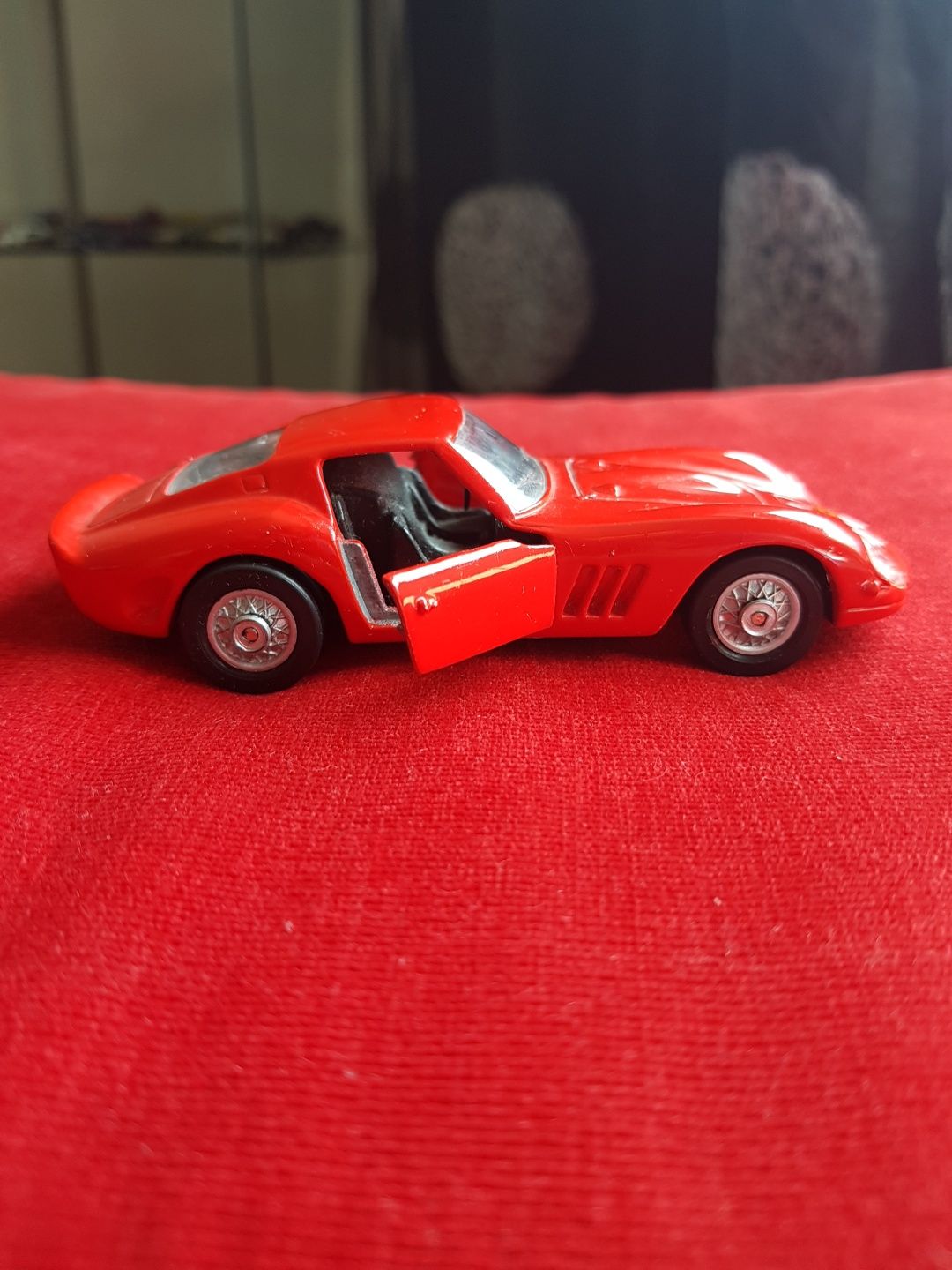 Ferrari 250 GTO Maisto
Scala 1/38