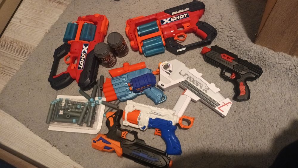 Zestaw pistoletów nerf shot i inne  7 sztuk