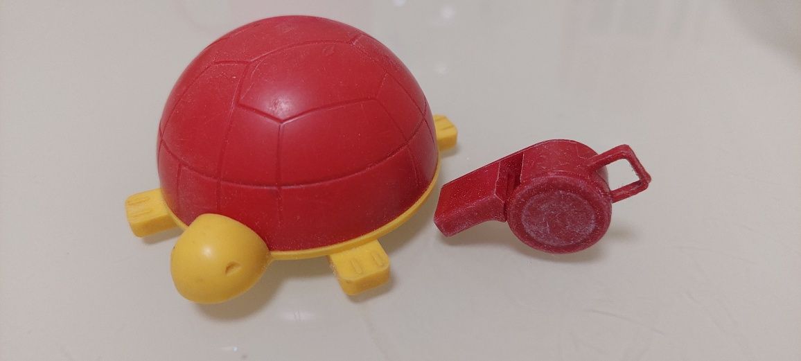 Советские игрушки, точилка черепаха и свисток