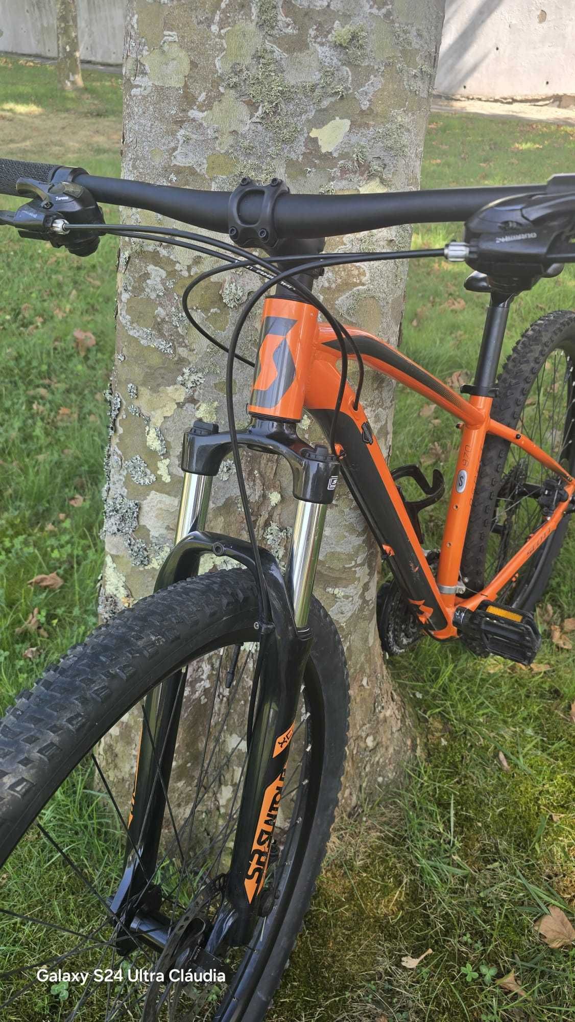 Bicicleta scott .