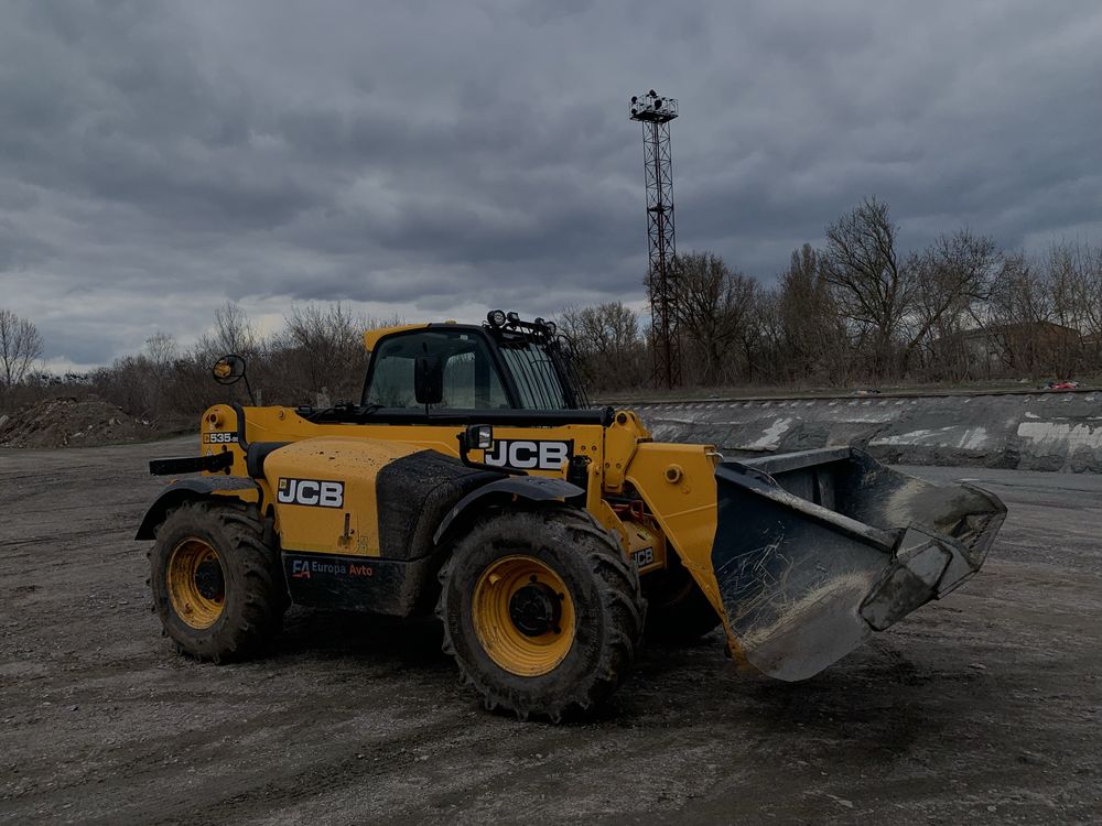Щебінь, пісок, камінь бутовий. Послуги спецтехніки