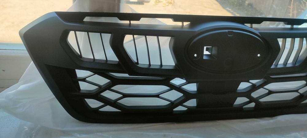 Решітка радіатора Subaru Outback 2022-2024