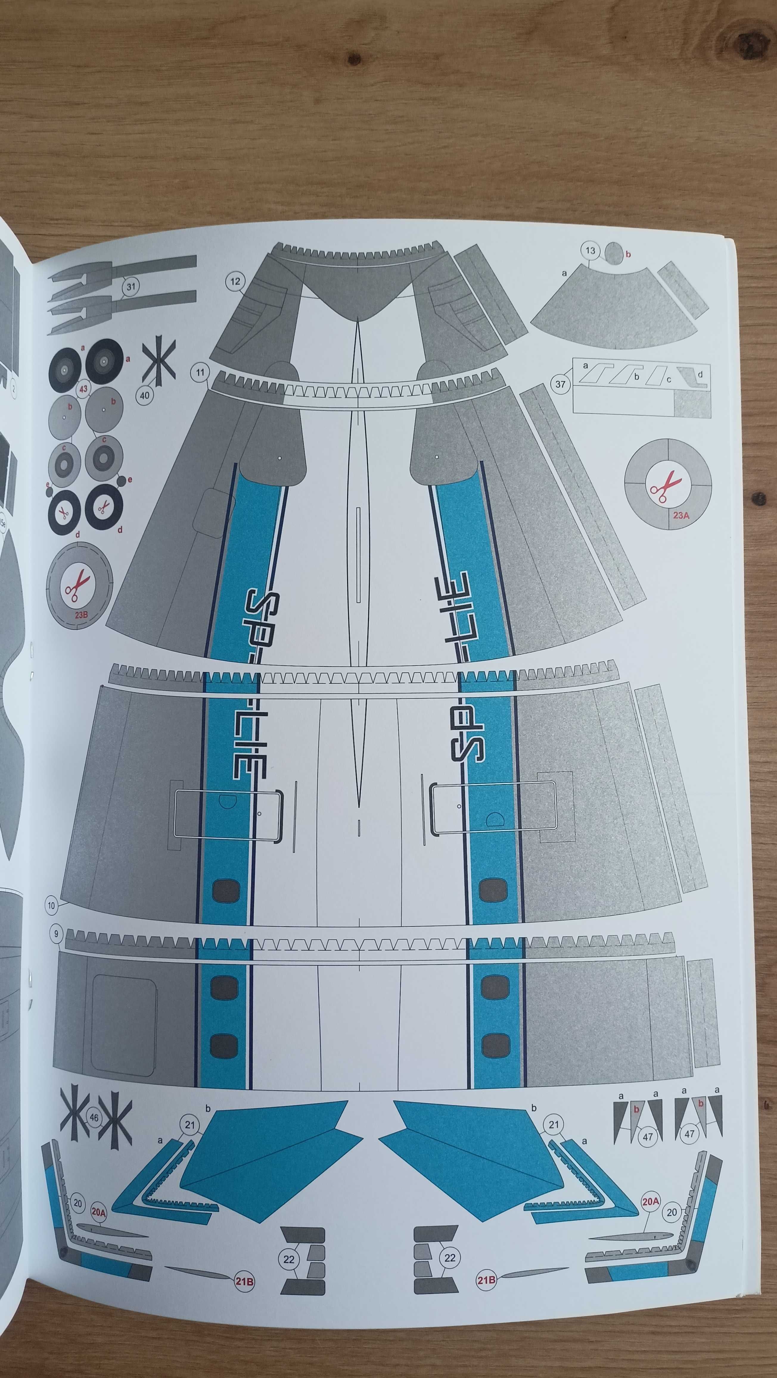 Model kartonowy - Embraer 175 PLL LOT - Wydawnictwa MPModel 75