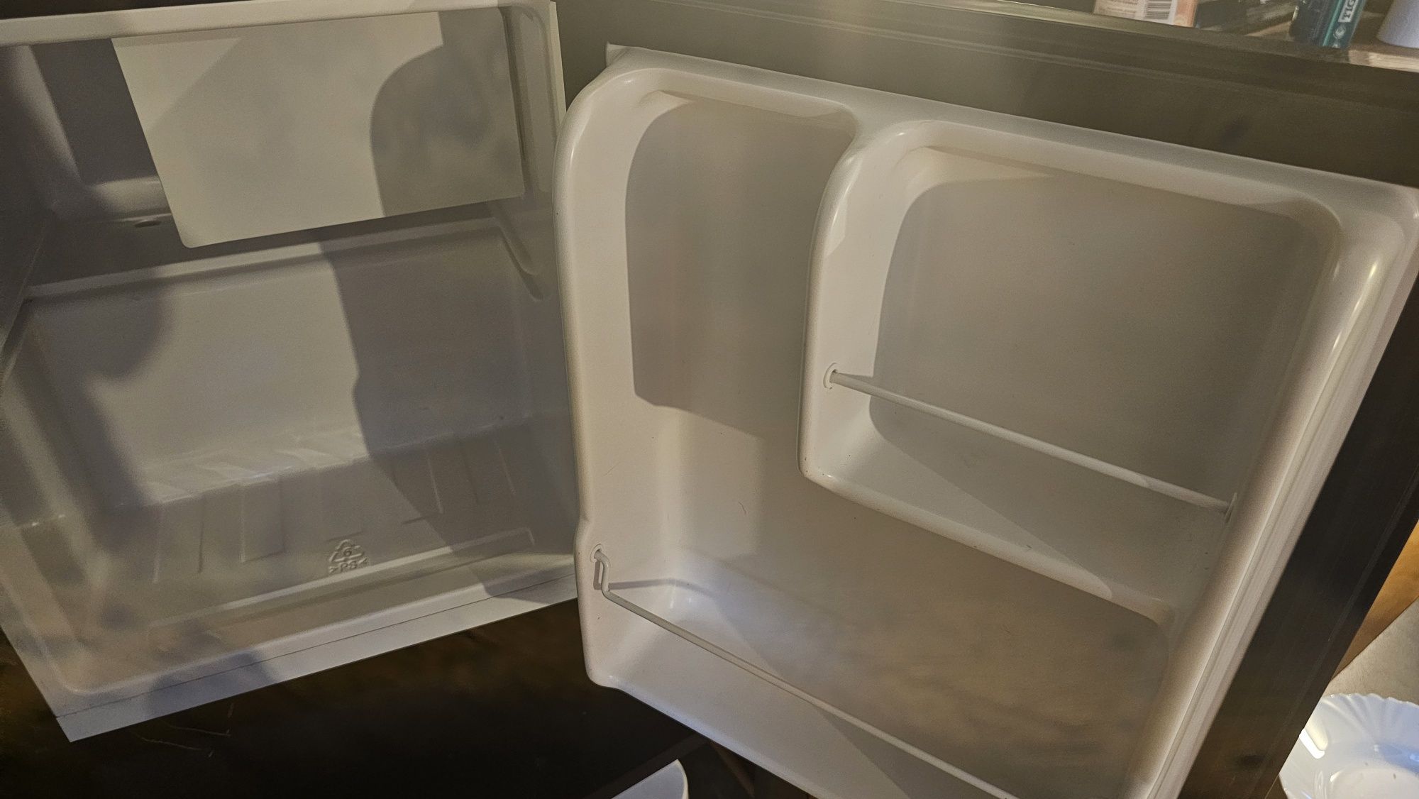 Sprzedam lodówkę mini bar